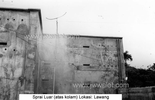 Pemasangan spray luar di atas gedung,lokasi lawang